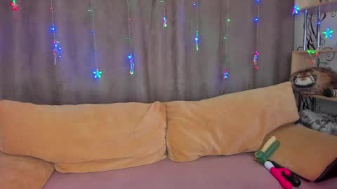 Snapshot of cosmic_girll chatting on May 23, 2026, 7:07 pm Alice online show from May 23, 2026, 7:07 pm