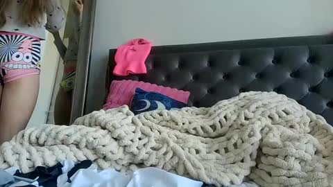 Snapshot of cosmicbae777 chatting on November 12, 2025, 3:45 pm cosmicbae777 online show from November 12, 2025, 3:45 pm