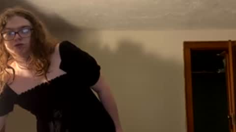 Snapshot of cosmicskyes chatting on February 17, 2026, 1:35 am ThatGirlSkye online show from February 17, 2026, 1:35 am