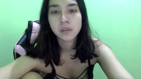 Liz Gwyneth Charlota online show from April 24, 2026, 3:31 am