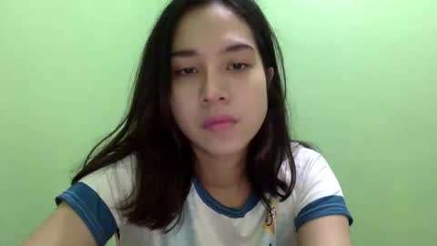 Liz Gwyneth Charlota online show from May 1, 2026, 3:44 am