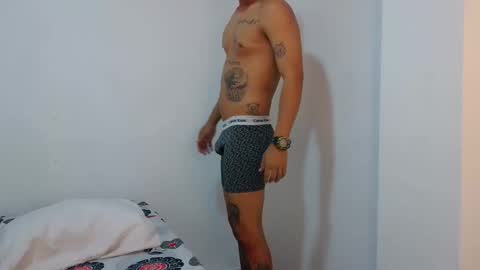 Snapshot of couple777sexy chatting on October 5, 2025, 7:01 pm Andri online show from October 5, 2025, 7:01 pm