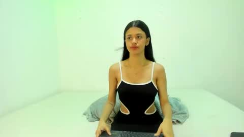 Snapshot of couple777sexy chatting on November 10, 2025, 6:51 pm Andri online show from November 10, 2025, 6:51 pm