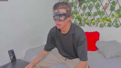 Snapshot of couple_2533 chatting on February 11, 2026, 10:53 am couple_2533 online show from February 11, 2026, 10:53 am