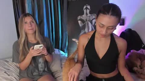 Snapshot of couple_funnyy chatting on April 11, 2026, 2:38 am couple_funnyy online show from April 11, 2026, 2:38 am