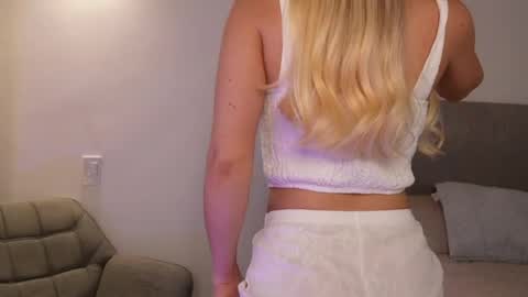 Snapshot of couple_of_your_dreams_ chatting on June 4, 2026, 11:27 am Kay online show from June 4, 2026, 11:27 am