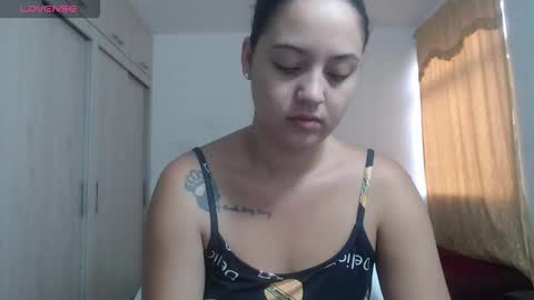 Snapshot of couple_sexandlove chatting on October 26, 2025, 12:55 pm ALEJANDRO Y EMILY online show from October 26, 2025, 12:55 pm
