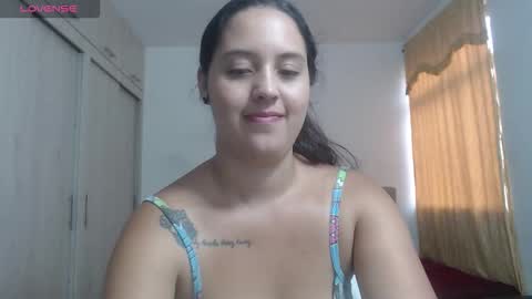 Snapshot of couple_sexandlove chatting on November 4, 2025, 7:02 pm ALEJANDRO Y EMILY online show from November 4, 2025, 7:02 pm