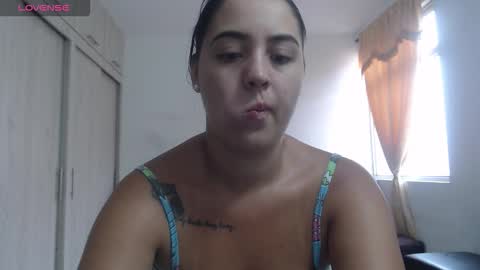 Snapshot of couple_sexandlove chatting on November 16, 2025, 3:39 pm ALEJANDRO Y EMILY online show from November 16, 2025, 3:39 pm