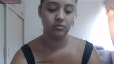 Snapshot of couple_sexandlove chatting on December 5, 2025, 6:37 pm ALEJANDRO Y EMILY online show from December 5, 2025, 6:37 pm