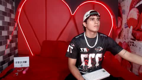 MIA LIZ AND SAM online show from September 30, 2025, 7:19 pm