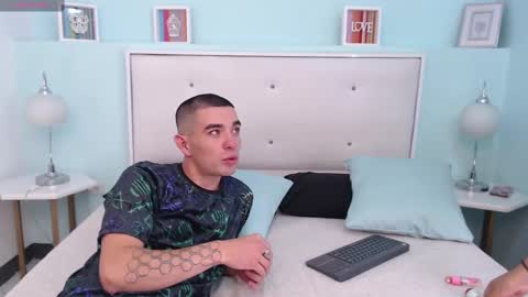 Snapshot of couplecolombia_gh chatting on February 26, 2025, 3:42 am lola y juan online show from February 26, 2025, 3:42 am