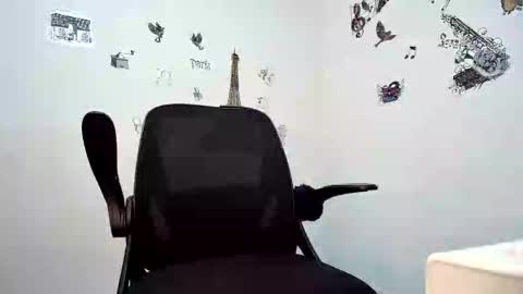 coupleeswetthott online show from January 19, 2026, 1:42 am