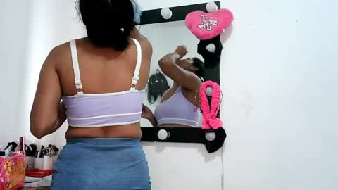 Snapshot of coupleeswetthott chatting on May 31, 2026, 2:13 pm coupleeswetthott online show from May 31, 2026, 2:13 pm