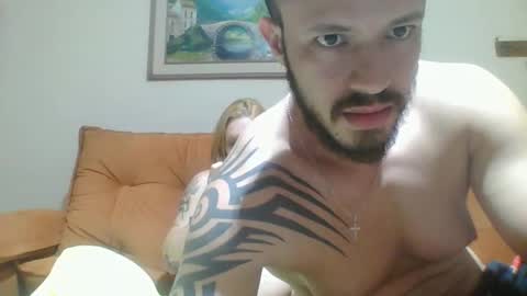 Snapshot of couplehot1515 chatting on January 20, 2025, 12:15 am couplehot1515 online show from January 20, 2025, 12:15 am