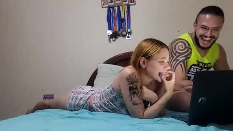 Snapshot of couplehot1515 chatting on March 5, 2025, 2:14 am couplehot1515 online show from March 5, 2025, 2:14 am