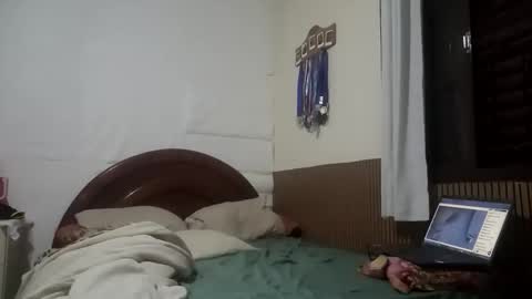 Snapshot of couplehot1515 chatting on February 15, 2026, 8:05 pm couplehot1515 online show from February 15, 2026, 8:05 pm