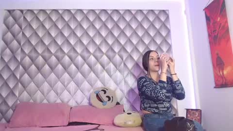 Snapshot of couplelatin17xxx chatting on April 18, 2026, 6:39 am Couplelatin online show from April 18, 2026, 6:39 am
