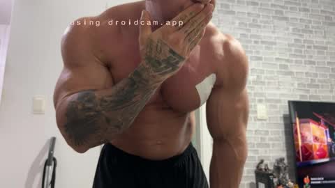 couplemuscle40 online show from March 25, 2026, 6:14 pm