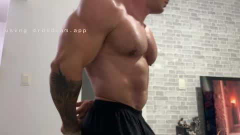 couplemuscle40 online show from April 7, 2026, 5:57 pm