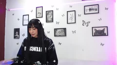 Juli and Liam online show from February 24, 2025, 7:55 am