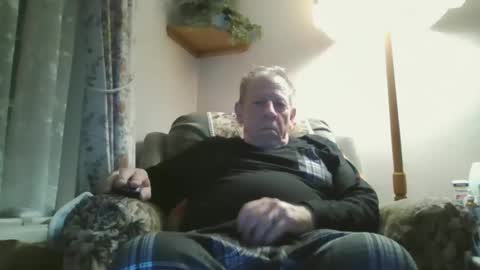 courieral1 online show from October 18, 2025, 5:32 am