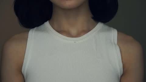 Yui online show from February 18, 2025, 1:33 pm