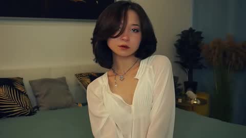 Yui online show from February 25, 2025, 7:31 am