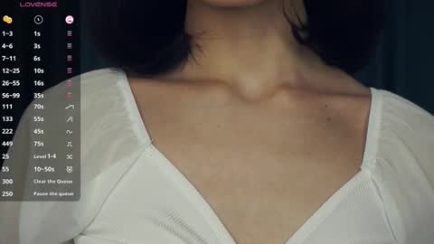 Yui online show from March 6, 2025, 11:03 am