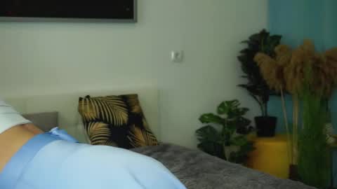 Yui online show from March 11, 2025, 1:56 pm