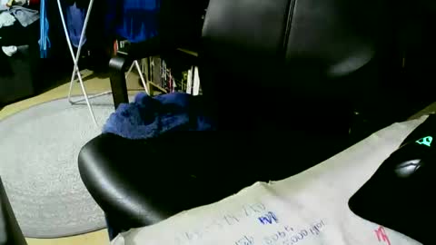 Snapshot of coyote017 chatting on February 4, 2025, 1:06 pm coyote017 online show from February 4, 2025, 1:06 pm