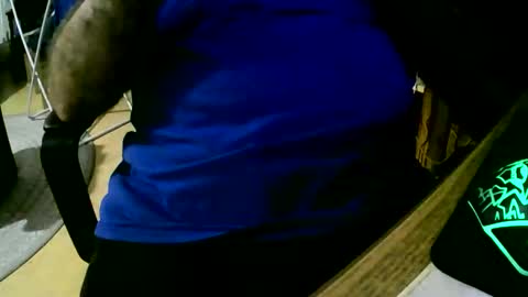 Snapshot of coyote017 chatting on November 19, 2025, 6:19 pm coyote017 online show from November 19, 2025, 6:19 pm