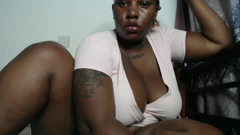 Snapshot of cozy_dion chatting on July 8, 2026, 9:47 am Erykah online show from July 8, 2026, 9:47 am