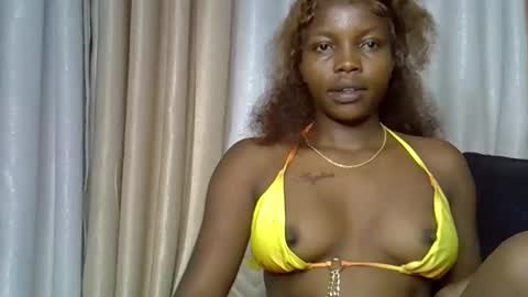 Snapshot of craizybitch chatting on February 24, 2026, 5:27 am craizybitch online show from February 24, 2026, 5:27 am