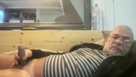 Snapshot of crapaud75018 chatting on October 17, 2025, 8:06 am crapaud75018 online show from October 17, 2025, 8:06 am