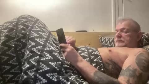 crapaud75018paris online show from February 27, 2026, 9:15 pm