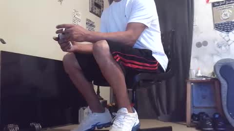 Snapshot of crazy4feetmanic chatting on November 27, 2025, 1:40 am drbucknaked online show from November 27, 2025, 1:40 am