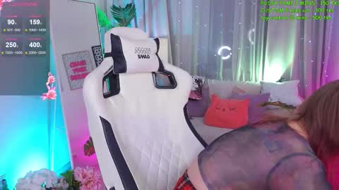 Snapshot of crazy__wine chatting on October 24, 2025, 10:17 pm Sonya online show from October 24, 2025, 10:17 pm