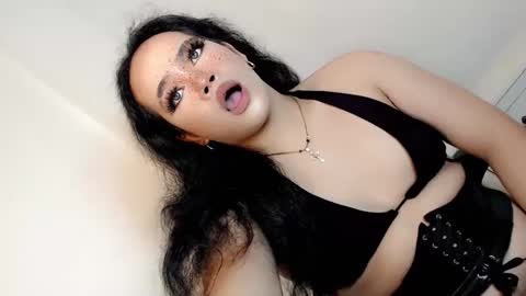 Hot Ayisha online show from January 17, 2025, 7:05 pm