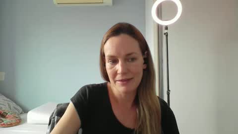 Anny online show from December 3, 2025, 4:49 pm