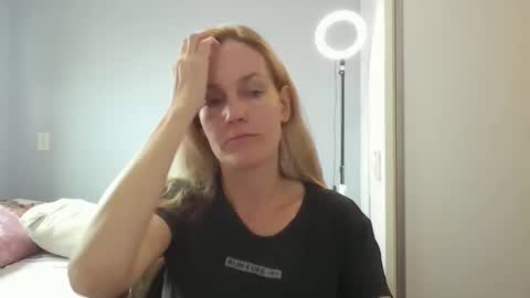 Anny online show from April 28, 2026, 10:53 am