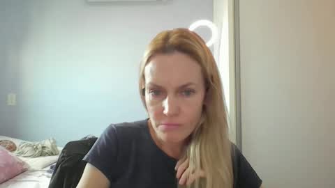 Anny online show from April 30, 2026, 10:54 am
