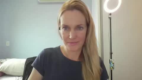 Anny online show from May 1, 2026, 10:53 am