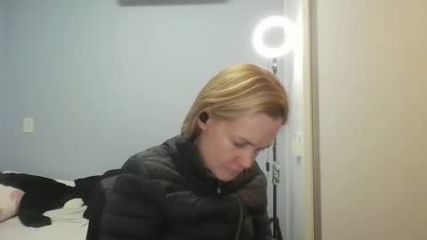 Anny online show from May 11, 2026, 12:11 pm