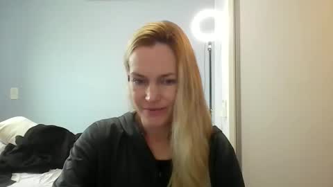 Anny online show from May 15, 2026, 10:55 am
