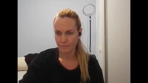 Anny online show from May 15, 2026, 11:56 pm