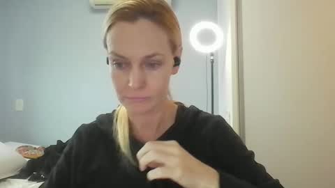 Anny online show from May 19, 2026, 10:54 am