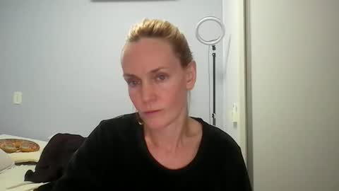 Anny online show from June 1, 2026, 12:34 am