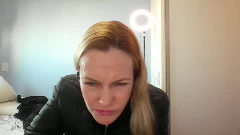 Anny online show from June 3, 2026, 10:51 am