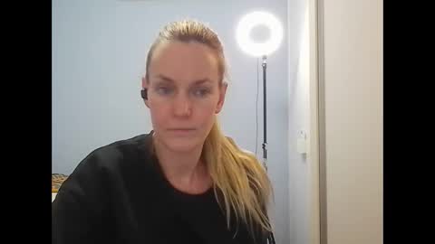 Anny online show from June 10, 2026, 10:52 pm